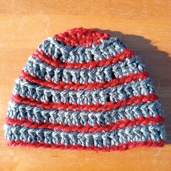 Men’s Handmade Grunge Beanie Gray Red Striped Crochet Cap Fishing Outdoors Sz L - Picture 6 of 9